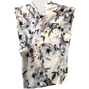 NWOT Bally Total Fitness Pretty Floral Leggings! 92% Polyester 8% Spandex SZ M